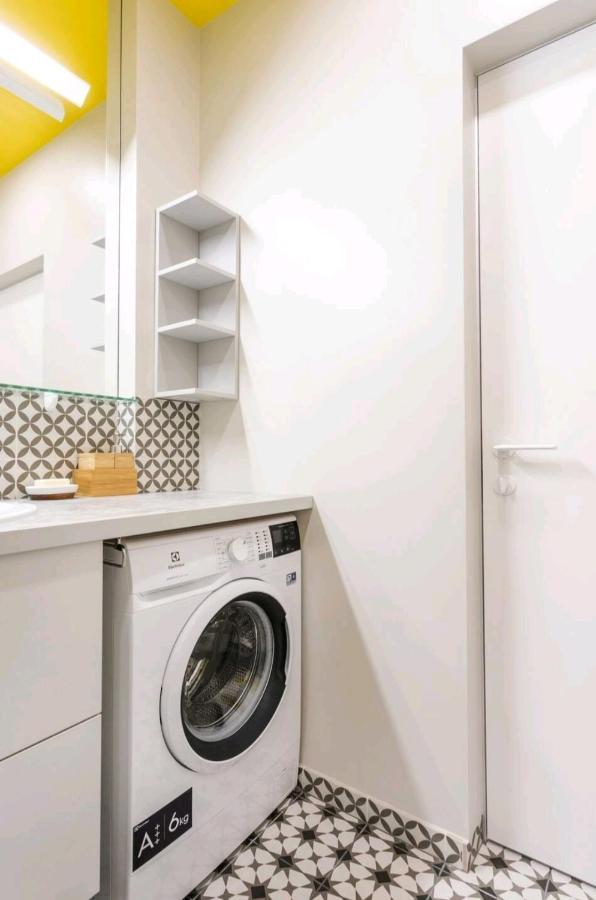 Happy Inn Vip, Self Check-In-24X7, A-C, Parking-In-The-Underground-Garage ヴィリニュス エクステリア 写真