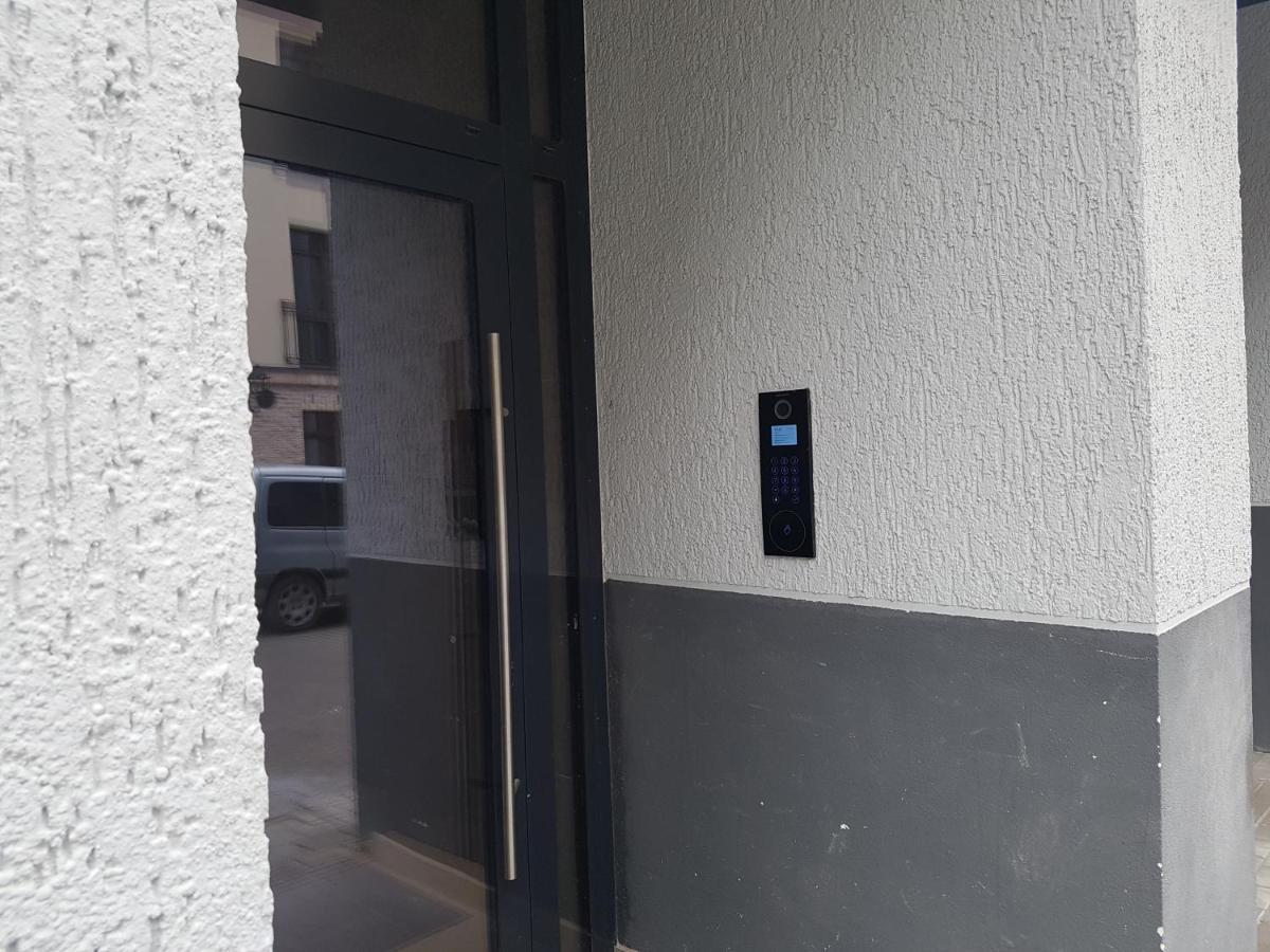 Happy Inn Vip, Self Check-In-24X7, A-C, Parking-In-The-Underground-Garage ヴィリニュス エクステリア 写真