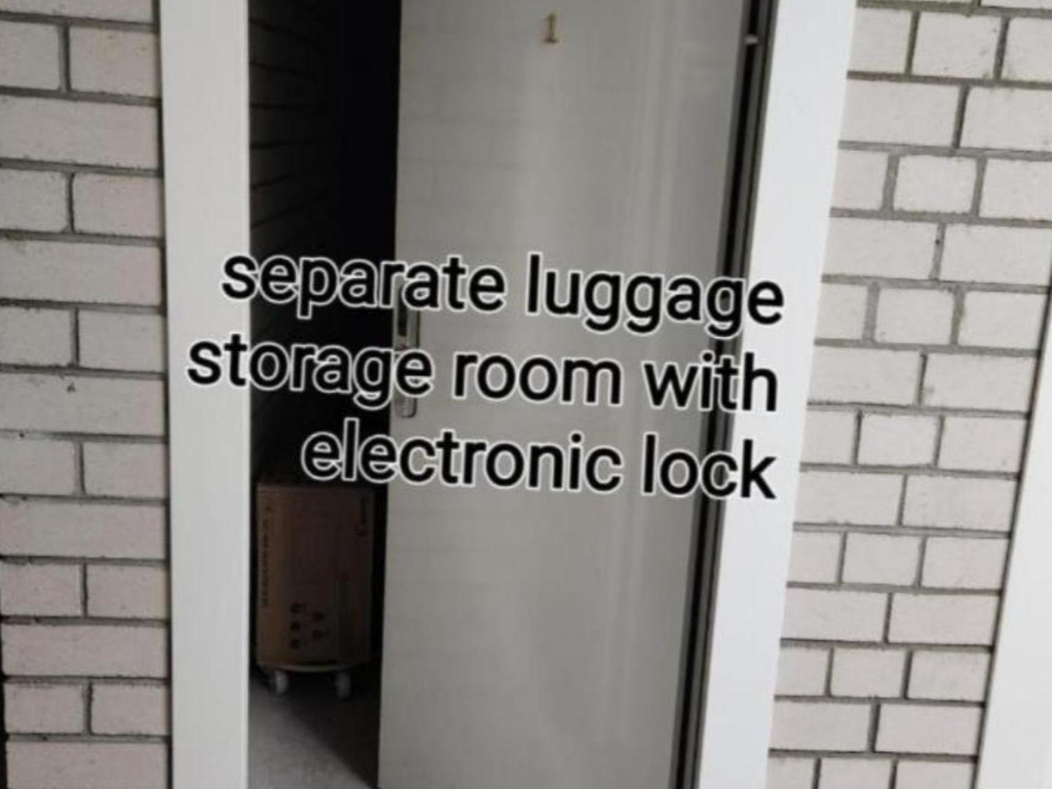 Happy Inn Vip, Self Check-In-24X7, A-C, Parking-In-The-Underground-Garage ヴィリニュス エクステリア 写真